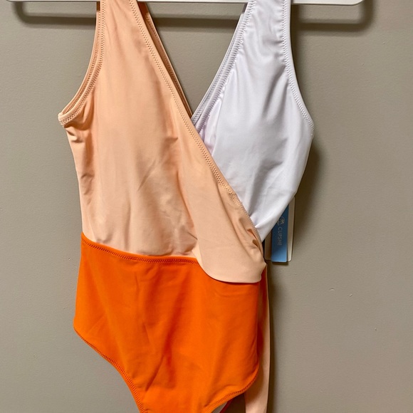 Cupshe One Piece Swimsuit Sz S Orange 🍊 Peach 🍑 & White NWT - Picture 5 of 7